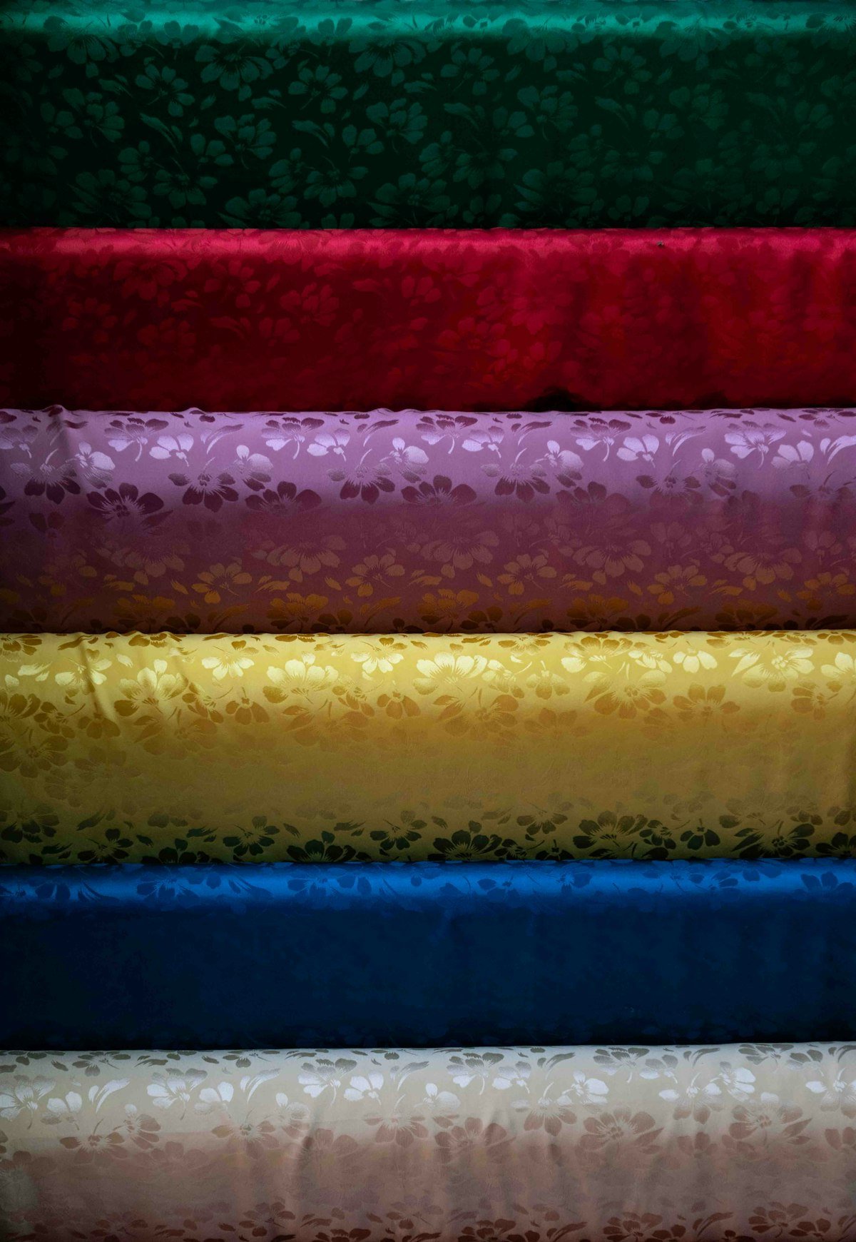 2026 Swimwear Fabric Guide: Polyester vs Nylon vs Recycled Fiber